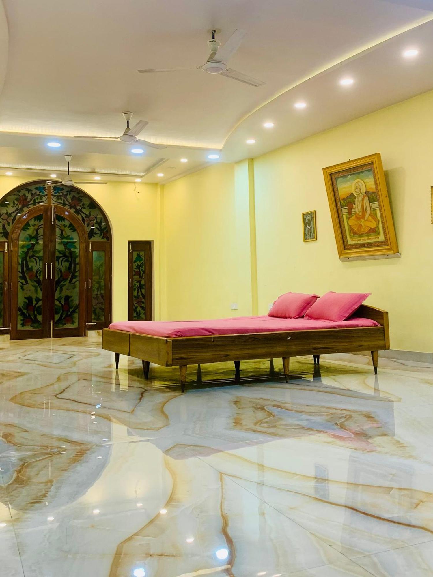 Shri Ji Hotel - Varanasi — Photos 2